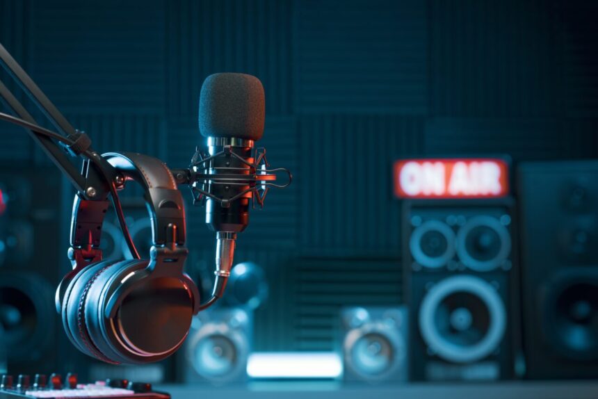 clasamentul-celor-mai-ascultate-emisiuni-de-dimineata-de-pe-radio,-in-romania,-pentru-toamna-lui-2025