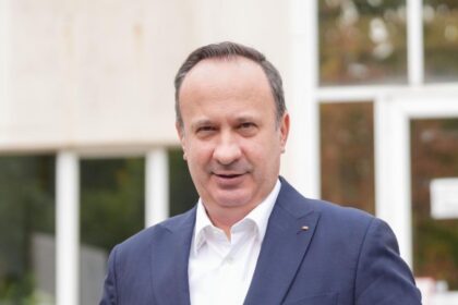 adrian-caciu-(psd):-ati-vazut-vreo-deplasare-a-lui-bolojan-in-oman-sau-emirate-ca-sa-coordoneze-repatrierea-romanilor-din-zona-de-conflict?