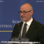 reactia-mae,-dupa-ce-fiica-lui-victor-ponta-nu-a-fost-primita-in-avion,-alaturi-de-cuplurile-care-au-revenit-in-tara-„cu-prioritate”