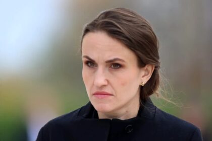 un-nou-denunt-la-dna-pe-numele-oanei-toiu,-acuzata-de-abuz-in-serviciu.-cine-a-cerut-ridicarea-imunitatii-pentru-ministrul-de-externe
