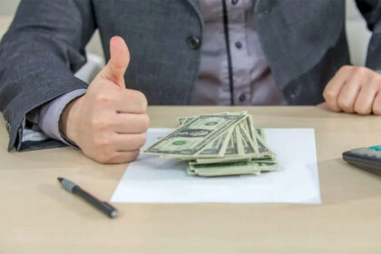 salarii-mai-mari-cu-2.8%-+-o-zi-de-concediu-in-plus-pentru-aceasta-categorie-de-salariati-romani