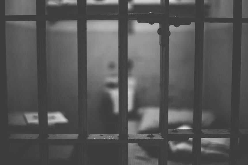 un-barbat-a-fost-eliberat-dupa-ce-a-petrecut-19-ani-in-inchisoare-pentru-un-jaf-pe-care-nu-l-a-comis
