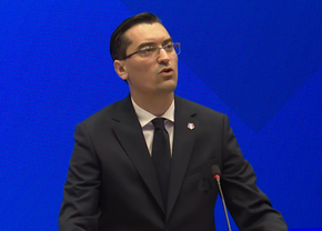 alegeri-la-frf-razvan-burleanu-a-castigat-cu-un-scor-zdrobitor:-cine-este-mascariciul-acesta?-+-toate-rezultatele