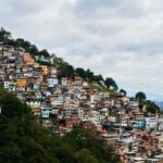 o-alta-zi-de-panica-si-frica-in-rio-de-janeiro:-cel-putin-opt-morti-in-urma-unei-razii-a-politiei-braziliene-intr-o-favela
