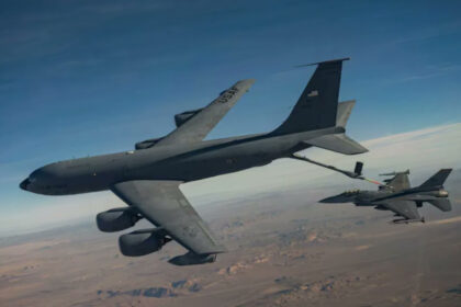 desant-american-la-bucuresti:-al-saselea-avion-boeing-kc-135-stratotanke
