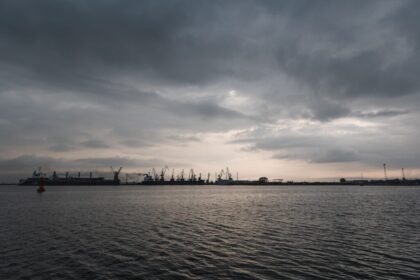 midia-marine-terminal-a-initiat-procedurile-pentru-descarcarea-tancului-petrolier,-dupa-scufundarea-remorcherului-astana,-in-contextul-mentinerii-stabilitatii-pietei-de-carburanti