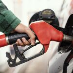 bnr:-reducerea-taxelor-la-carburanti-arunca-benzina-pe-deficitul-bugetar