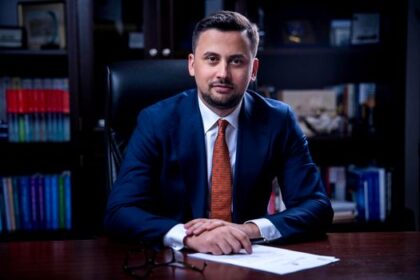 sughit-foarte-des-de-la-injuraturi-–-interviu-ping-pong-cu-deputatul-mihai-ghigiu,-psd