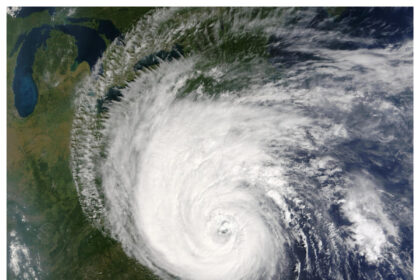 romania,-lovita-de-ciclonul-deborah.-meteorologii-anunta-ploi,-vant-puternic-si-ninsori