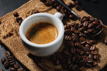 cele-5-semne-de-avertizare-pe-care-corpul-tau-le-transmite-atunci-cand-ar-trebui-sa-reduci-consumul-de-cafea