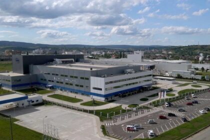 un-miliardar-ajunge-patron-peste-o-fabrica-de-medicamente-din-romania-tranzactie-record-–-economica.net