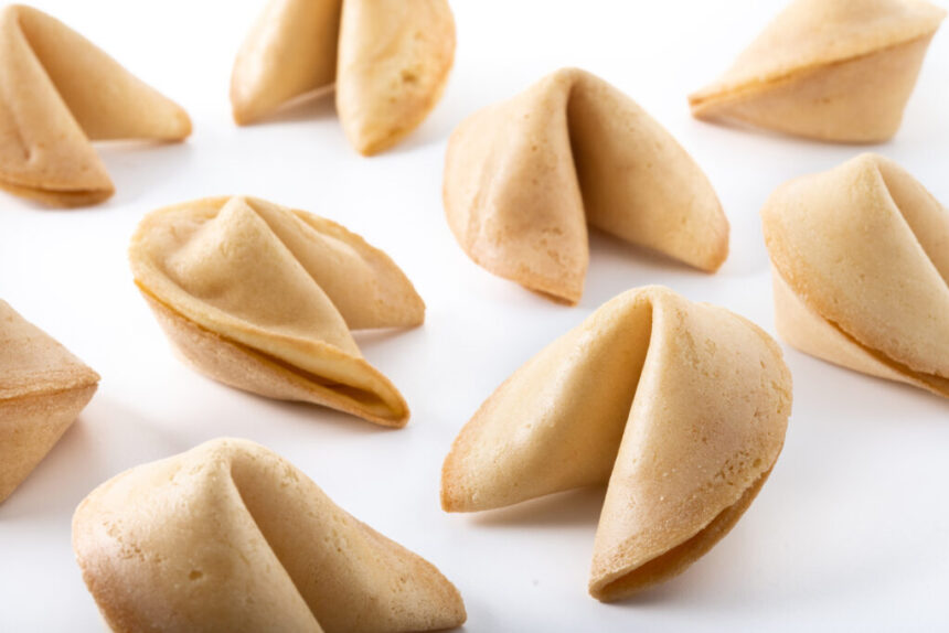 istoria-secreta-a-biscuitilor-norocosi:-nu-vin-din-china-si-au-o-poveste-pe-care-putini-o-stiu