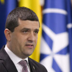 ministrul-apararii,-vizat-de-o-ancheta-ani.-probele-care-arata-ca-radu-miruta-ar-fi-incalcat-legea
