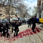 mesajul-familiei-lucescu-dupa-funeraliile-marelui-antrenor-am-simtit-ceva-ce-nu-credeam-posibil-in-mijlocul-unei-asemenea-dureri.-cui-sunt-transmise-multumiri