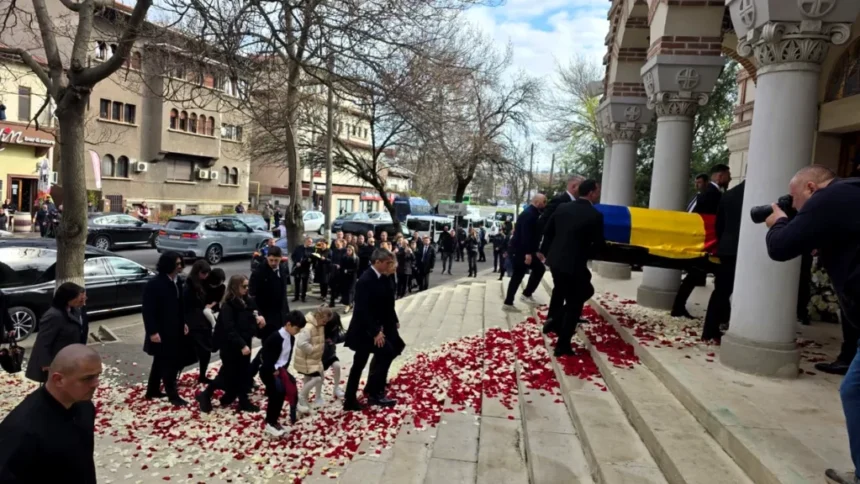 mesajul-familiei-lucescu-dupa-funeraliile-marelui-antrenor-am-simtit-ceva-ce-nu-credeam-posibil-in-mijlocul-unei-asemenea-dureri.-cui-sunt-transmise-multumiri