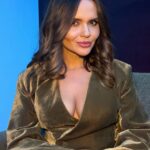 cristina-siscanu-pune-tunurile-pe-vedetele-modeste:-serios?-tu-te-lauzi-cu-asa-ceva?