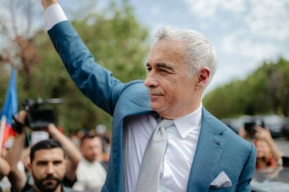 calin-georgescu-propune-un-guvern-de-reconciliere-nationala-format-din-psd,-aur-si-pnl