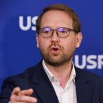 dominic-fritz-sustine-ca-nu-exista-niciun-motiv-ca-ilie-bolojan-sa-demisioneze:-usr-va-ramane-alaturi-de-premierul-in-functie-in-aceasta-lupta