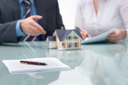 legea-care-poate-ajuta-romanii-sa-castige-din-imobiliare,-tinuta-la-sertar-in-parlament-ce-sunt-reit,-fondurile-care-pun-la-treaba-banii-romanilor?-–-economica.net