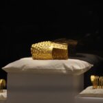 coiful-de-la-cotofenesti-si-doua-bratari-dacice-au-fost-aduse-astazi-la-muzeul-national,-sub-escorta-jandarmilor.-ce-se-intampla-cu-despagubirile