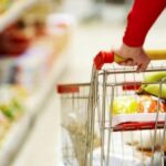 tot-mai-multi-romani-cauta-sa-faca-economie-la-cumparaturile-de-alimente.-raportul-care-arata-cat-de-saraci-am-ajuns