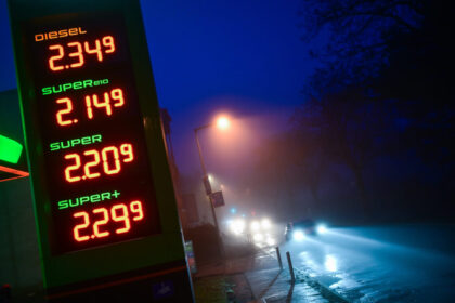 politico:-europa-nu-stie-cat-combustibil-are.-ce-vrea-un-„observator”-al-produselor-petroliere