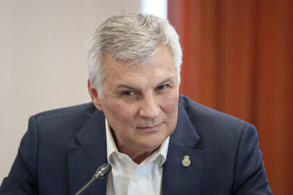 daniel-zamfir-ii-cere-lui-ilie-bolojan-sa-demisioneze:-se-agata-de-scaun-mai-mult-decat-ne-am-fi-putut-imagina