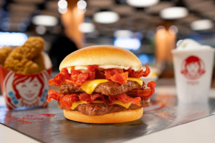 wendys,-cel-mai-nou-lant-american-de-fast-food-din-romania,-vrea-sa-investeasca-200-de-milioane-de-dolari-angajeaza-1500-de-oameni-in-urmatorii-zece-ani-–-economica.net