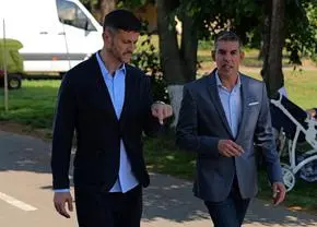 ce-nu-s-a-vazut-la-tv-la-prezentarea-lui-nuno-campos-la-dinamo-ce-staff-va-avea-lusitanul-si-cine-l-a-insotit-in-sala-de-conferinte